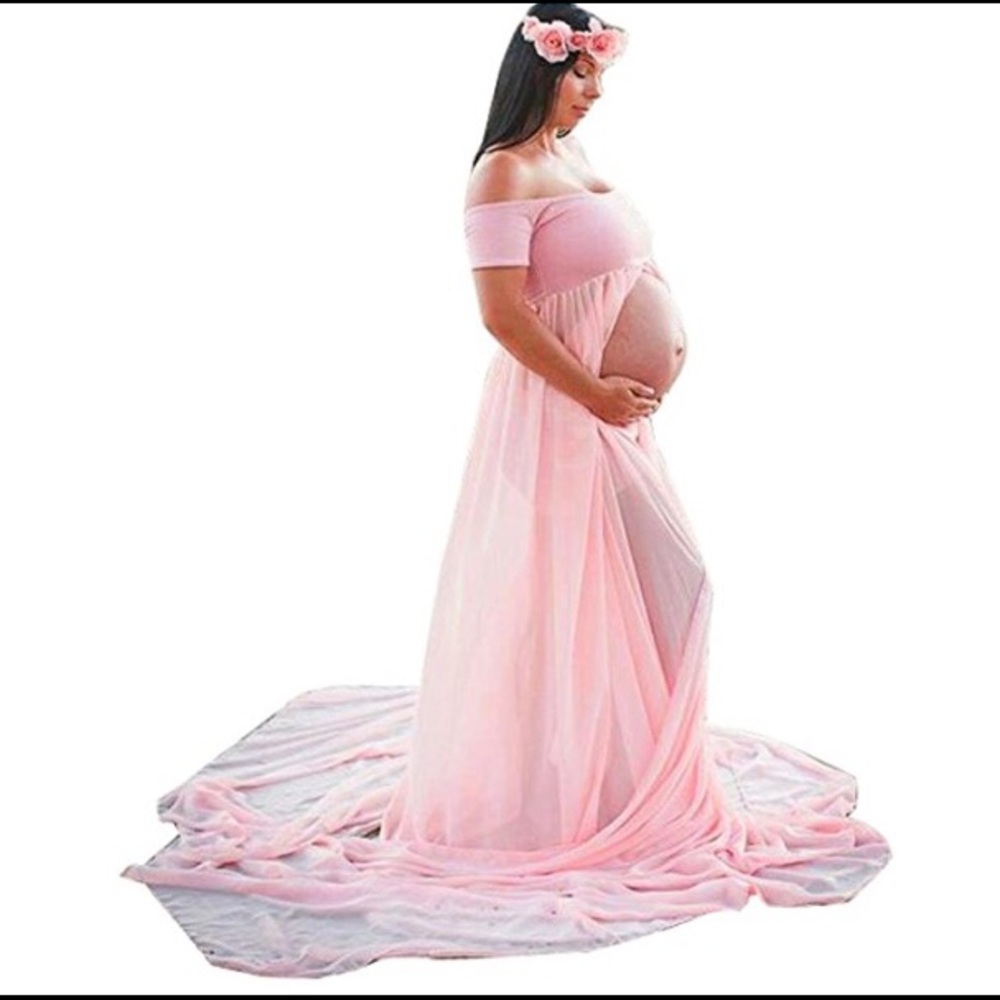 Maternity off shoulder pink dress.